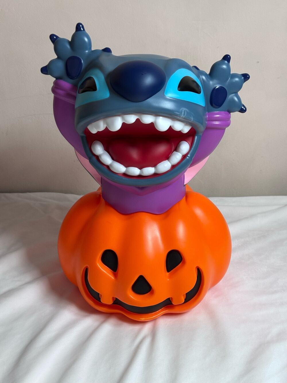 Disney Disneyland Stitch Light-Up Jack-o'-Lantern, Lilo & Stitch Halloween Decor